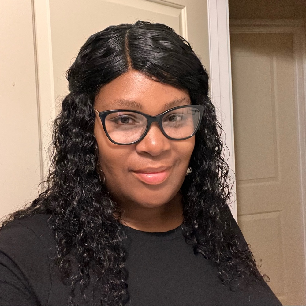 Meet your Posher, Alegra